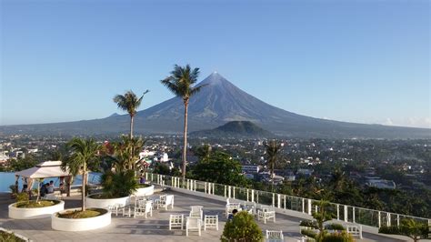 hotel in legazpi with mayon view